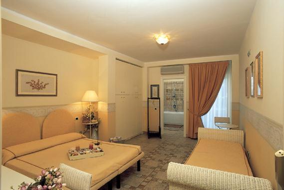 סן בנדטו דל טרנטו Hotel Marconi מראה חיצוני תמונה