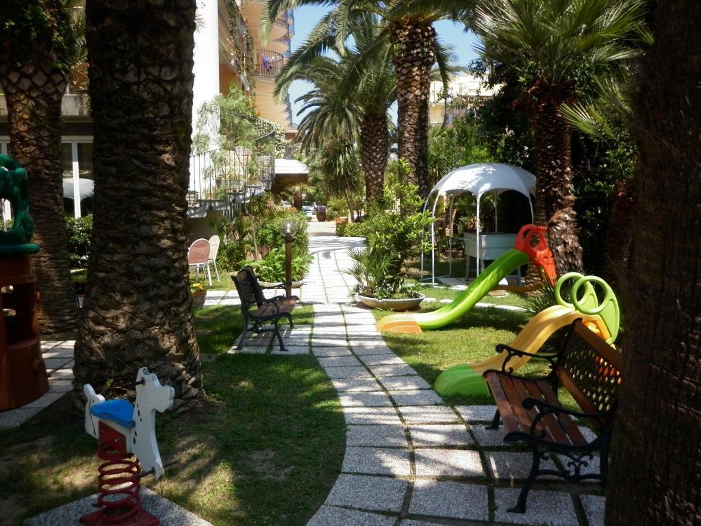 סן בנדטו דל טרנטו Hotel Marconi מראה חיצוני תמונה